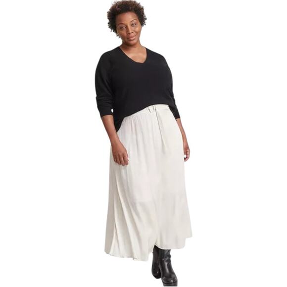 100% Cashmere Plus Size V-Neck Sweater Black - Picture 3 of 3